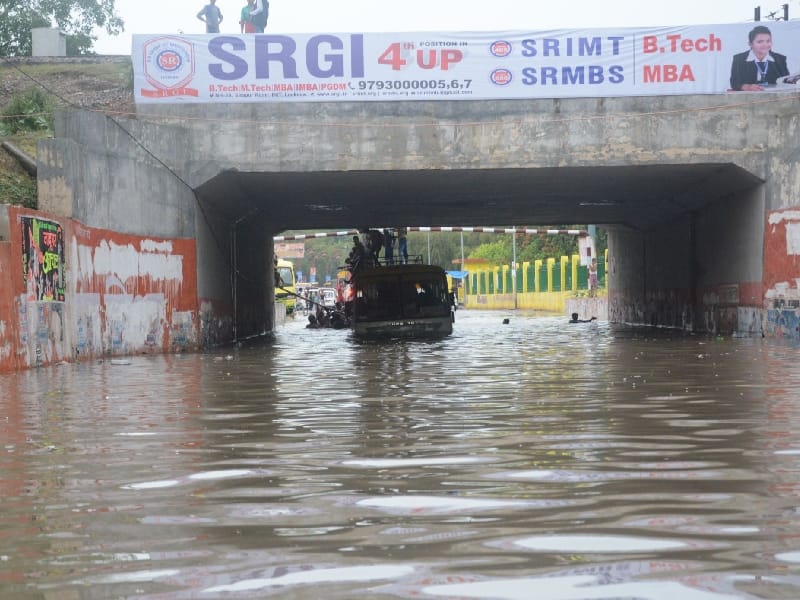  condition of Lucknow after heavy rain.