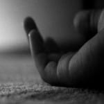 man stabbed himself near jama masjid