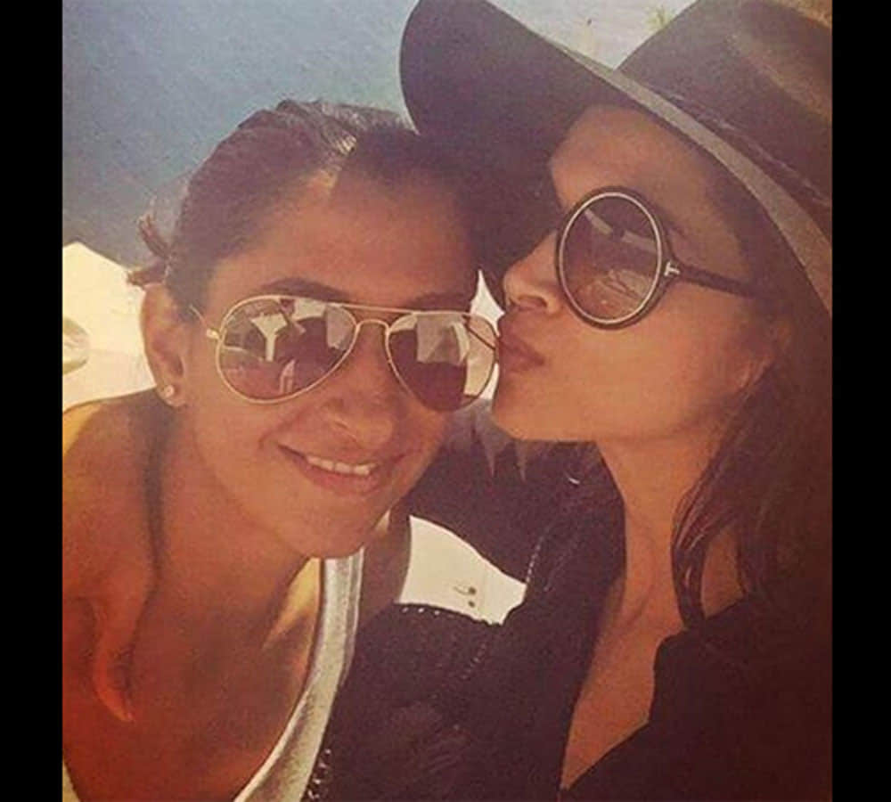 bollywood actress deepika padukone sister anisha padukone is a famous golfer