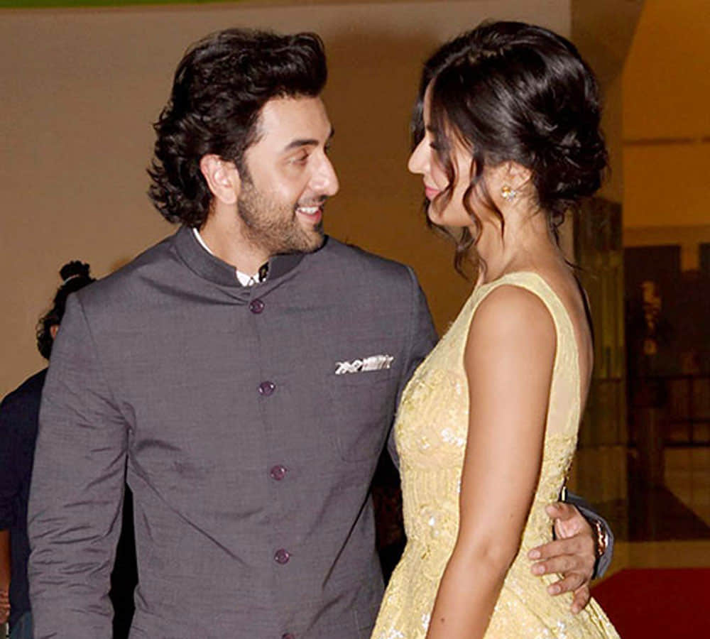 Katrina Kaif on red carpet at SIIMA 2017 as she walks with Ranbir Kapoor 