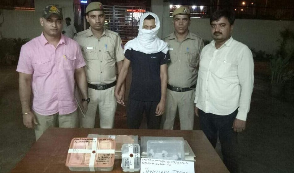 Police arrested mastermind of a gang called Band Baaja Baaraat from delhi