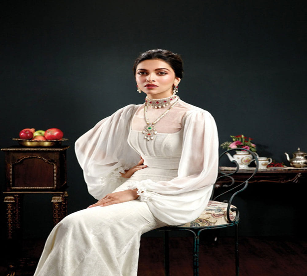 Deepika padukone sizzles in her latest photoshoot, pictures gone viral