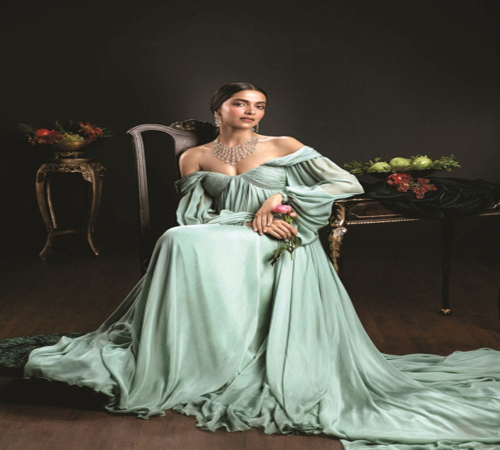 Deepika padukone sizzles in her latest photoshoot, pictures gone viral
