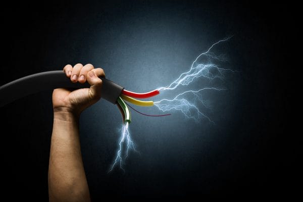 high voltage wires electric shock to four people