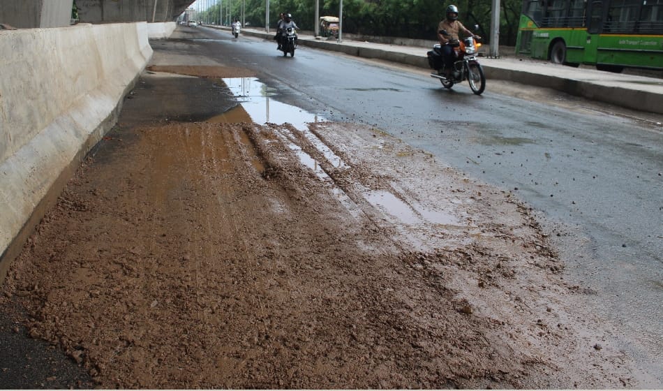 youth use to dunk and drive on over speed on noida elevated road