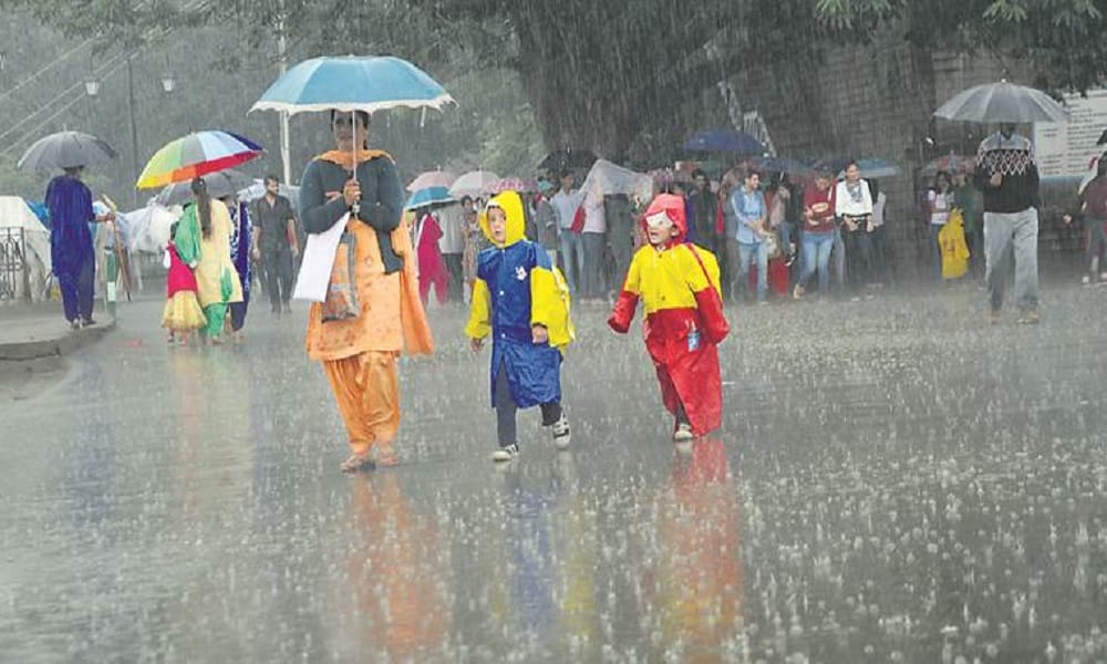  Heavy rains lash Mumbai, Enjoy such a rain see photos