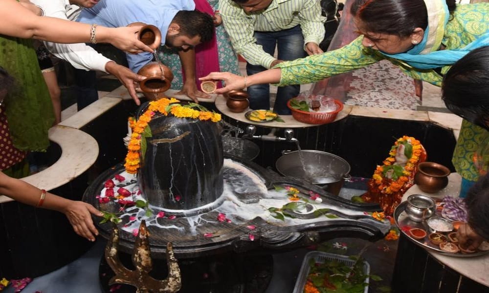 shravan month 2017: month of 10 july falls special significance of lord shiva