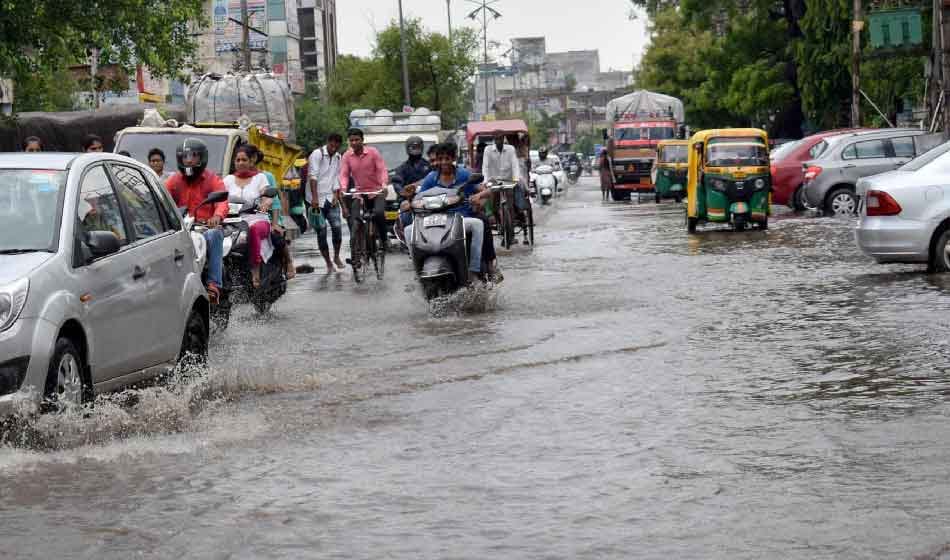 heavy rain stuck city in gurugram