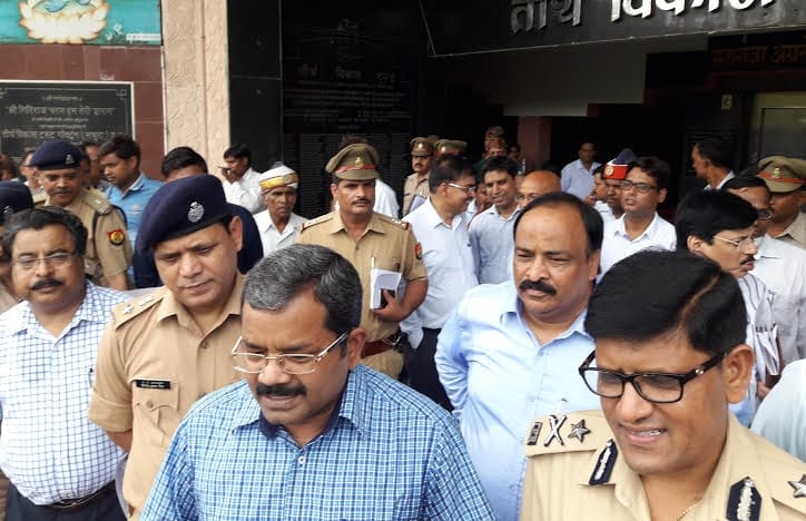 कमिश्नर ने अफसरों को दिया 18 घंटे का अल्टीमेटम