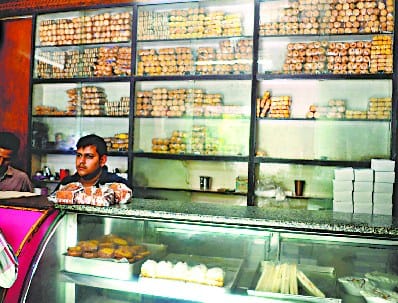 Silence on the second day in the bullion market, the customer declined