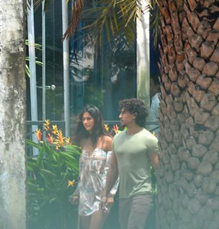 Tiger Shroff and Disha Patani spotted at yet another date pics goes viral