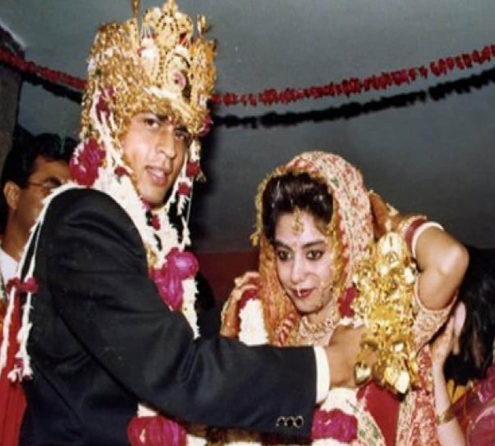 shahrukh khan gauri khan wedding anniversary actor love story when srk lied gauri about honeymoon
