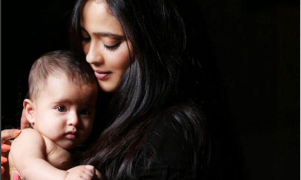 tv actress shweta tiwari share photo with son reyansh and daughter palak