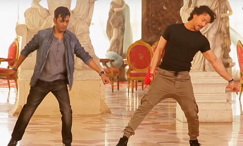 nawazuddin siddiqui‏ learning dance from tiger shroff for munna michael song swag