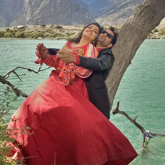 Nirahua Amrapali superhit couple shooting in Nepal