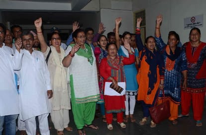 gram pradhan collective resignation in uttarakhand 
