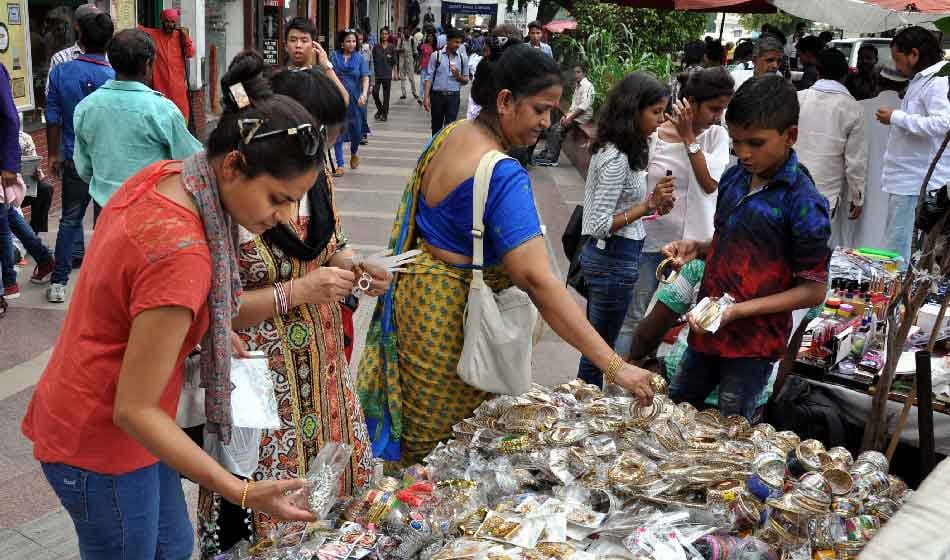 gst is badly effecting branded show rooms and customers going back