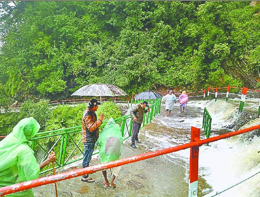 very heavy rain in Kedarnath yatra route