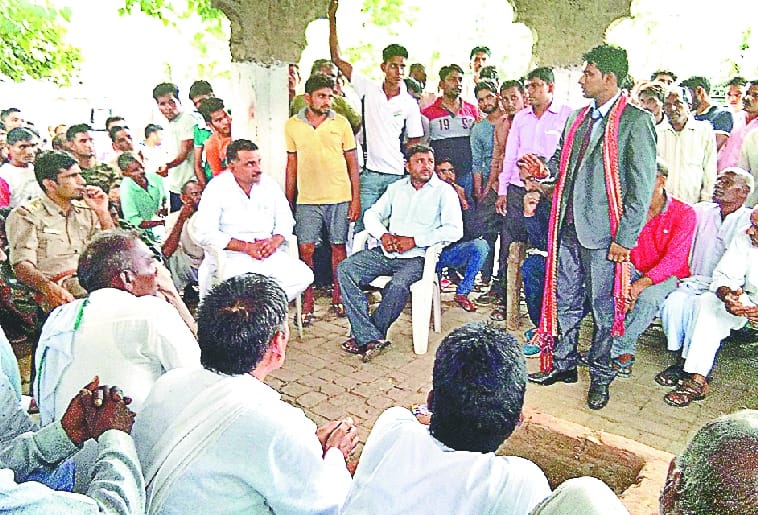 Villagers make brat hostage