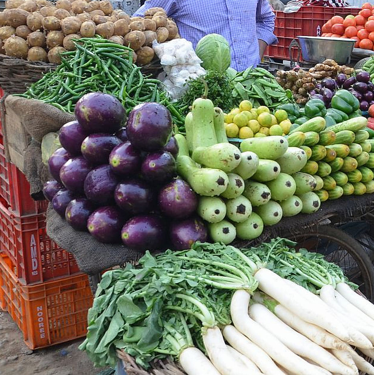 गरीबों की थाली से गायब होने लगी हरी सब्जियां