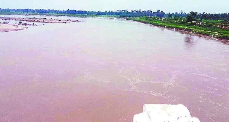 Rain on the hills stops, Yamuna water level decreased