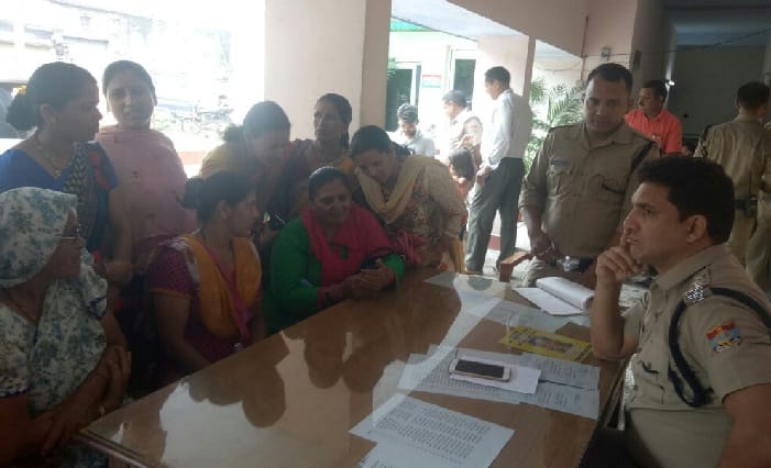 Women hoard Kotwal