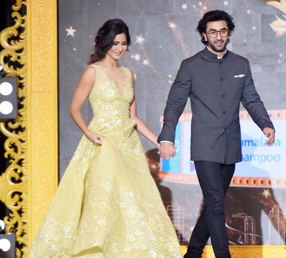 Ranbir Kapoor and Katrina Kaif found without clothes In An Auto