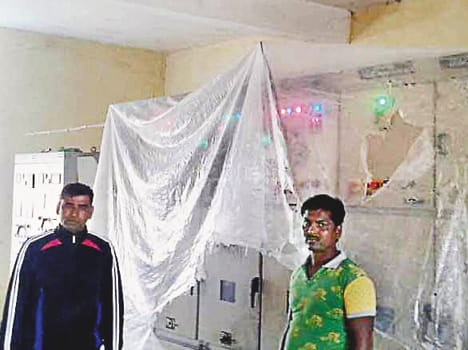 Electricity filled in the house, power supply of hundred villages blocked