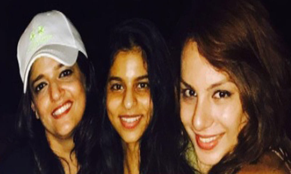 Shah Rukh Khan Daughter Suhana Khan Parties With Ex-Bigg Boss Contestant Nitibha Kaul