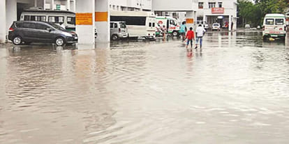 bus stop at underbridge due to water logging on roads