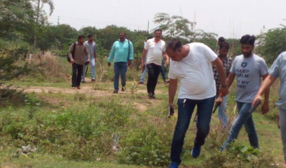 see pictures of encounter between anil dujana gang and police in greater noida 