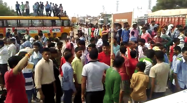 parent jam national highway after kidnap of daughter in mathura