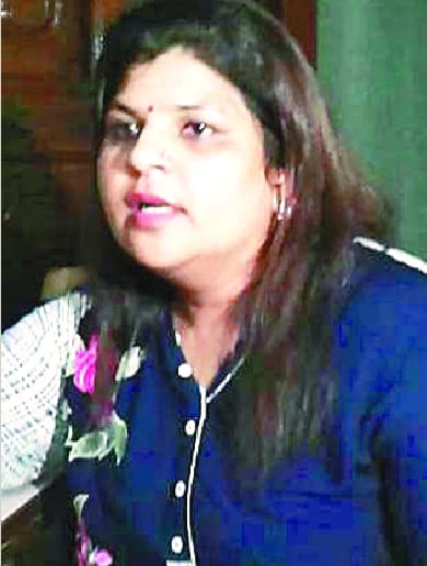 Looted the family of the medical officer