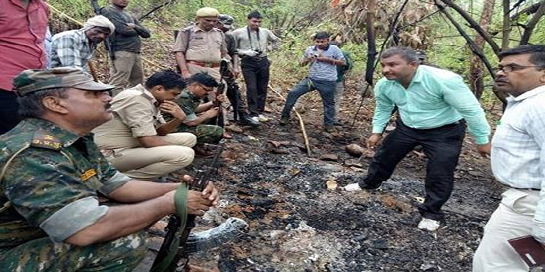 dacoits burnt three alive at chitrakoot 