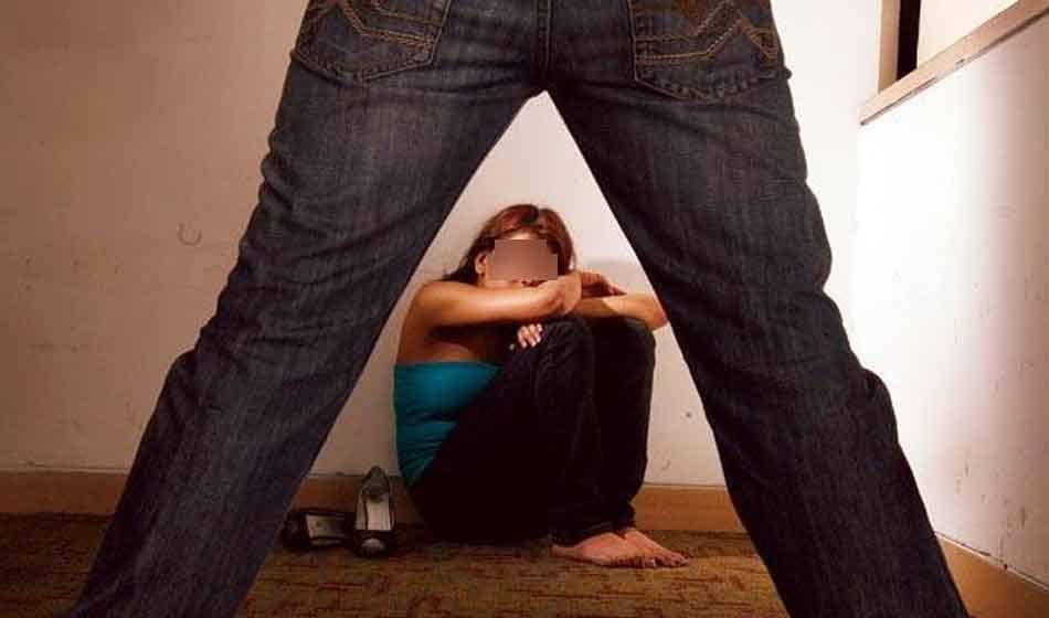 tenth student girl raped hole night by a youth in gurugram