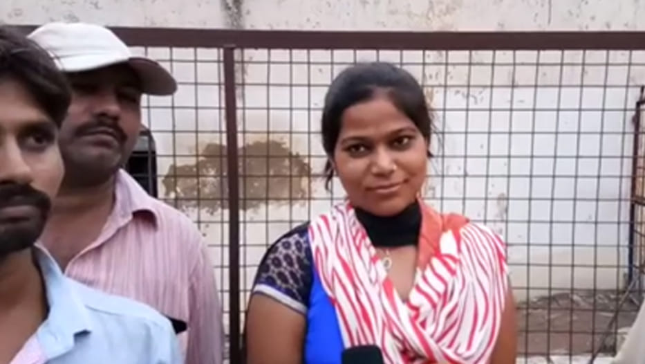 shivsena in support of revolver rani varsha