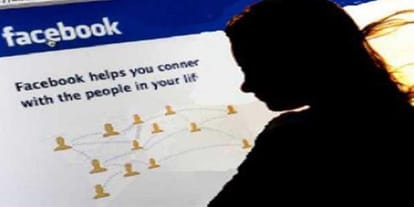 The teachers phone near the military, personal photos of women uploaded to Facebook