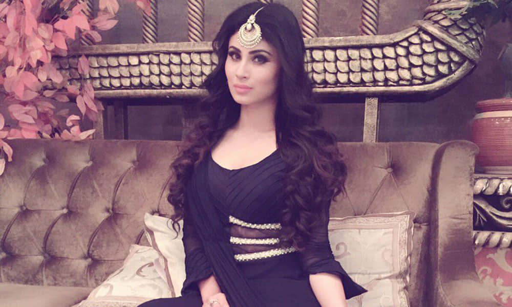 mouni roy to work with salman khan brother in law aayush sharma after akshay kumar gold