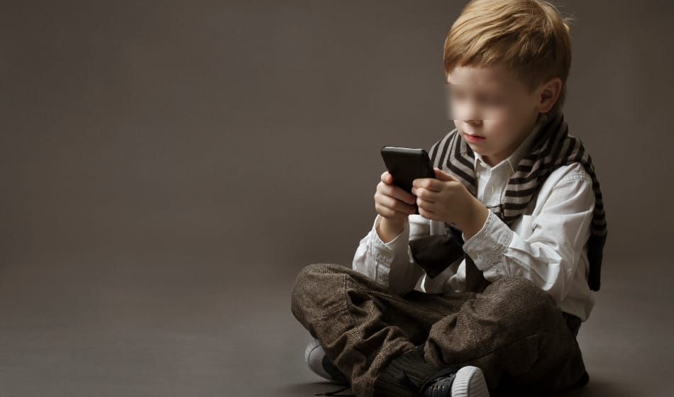 nine year old boy slid his wrist when parents not given mobile to him