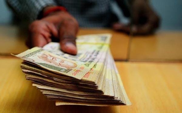 mbbs student cancels her admission university denied to refund the money 