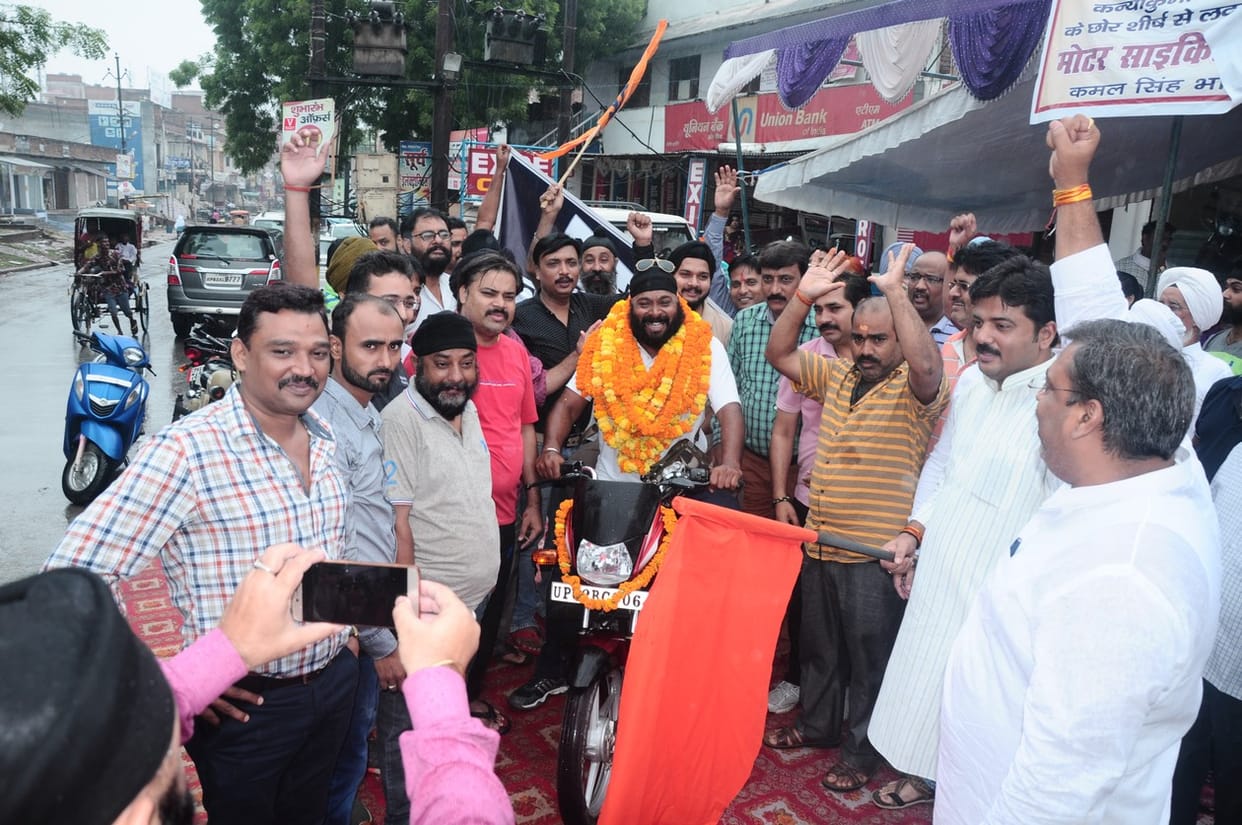 Jaunpur Father son to travel from Rameswaram to Ladakh by bike