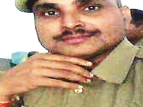 Death of Sub Inspector of Kanpur in road accident