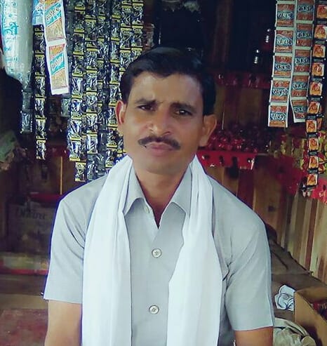 farmer done suicide in agra after failed to pay debt 