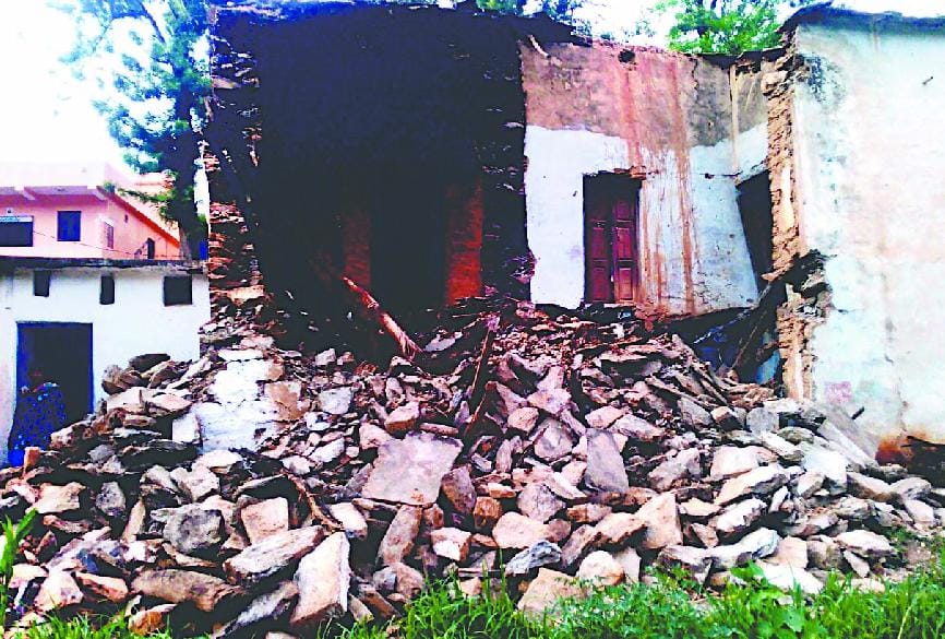 Two-storey building filled with rains in Jalali