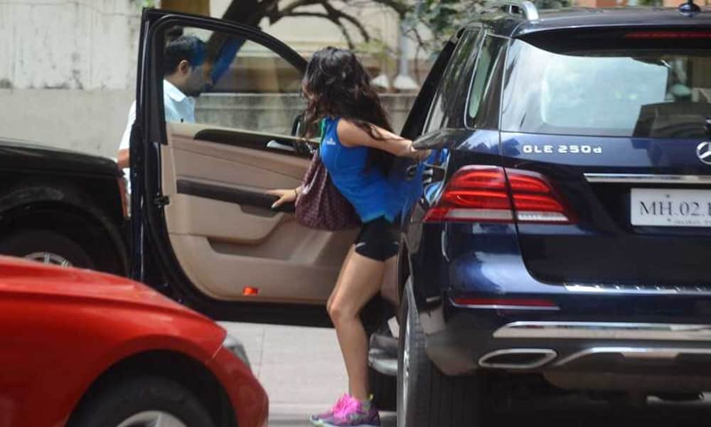 Sri Devi's daughter Jhanavi Kapoor spotted outside gym 