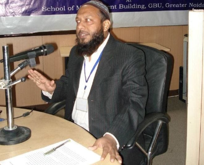 Khurshid Imam may be the only Indian Muslim who has equal rights on Arabic and Hebrew languages.