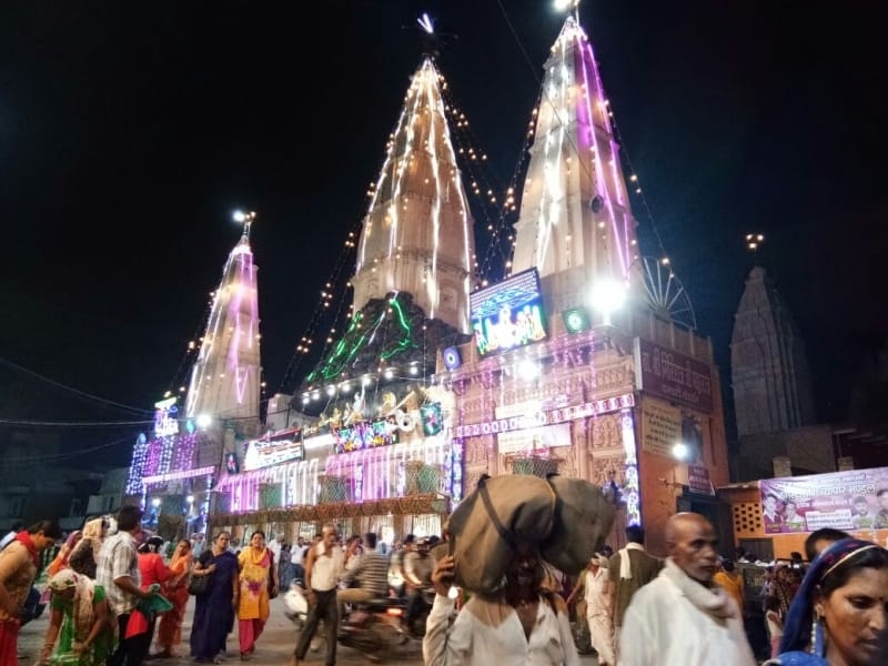 mudiya purnima mela is going on in goverdhan mathura