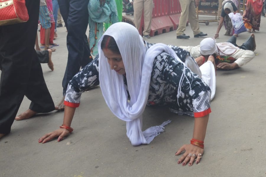 mudiya purnima mela is going on in goverdhan mathura