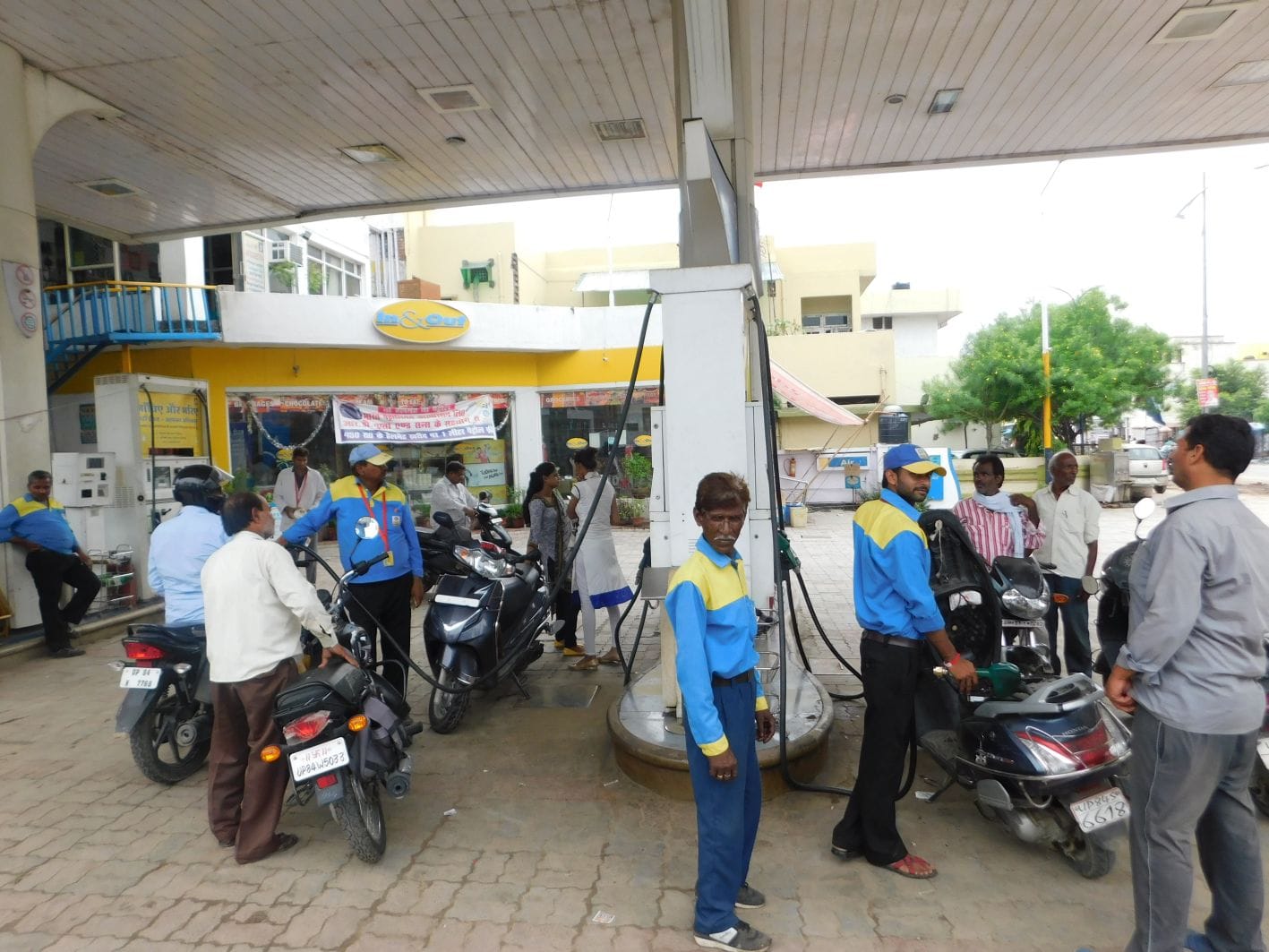 tips to save yourself from cheating on petrol pumps