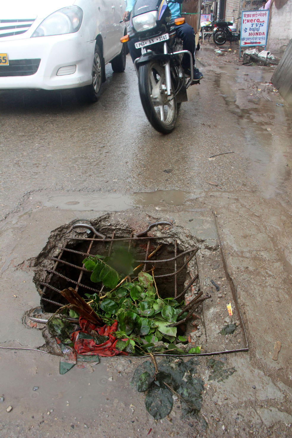 varanasi road full with rain water in this monsoon